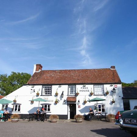 Hotel The Cricketers Arms Petworth Exterior foto